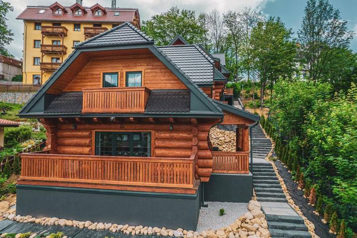 Domek letniskowy dla 10 osób, z Balkon i Jacuzzi oraz Taras i Ogród w Karpacz
