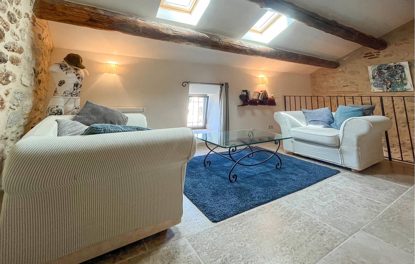 Charmant appartement de 150 m² avec piscine à Saint-Hilaire-d'Ozilhan in Saint-Hilaire-d'Ozilhan, Région de Nîmes