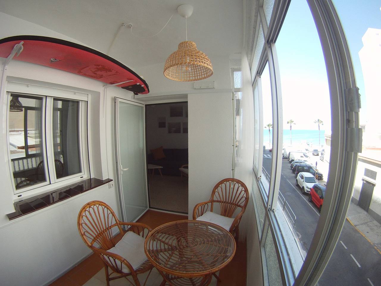 Apartamento entero, Apartamento familiar "Cádiz Beach and Kids" con vista al mar, Wi-Fi, aire acondicionado y terraza; hay aparcamiento disponible. in Cádiz, Costa De La Luz