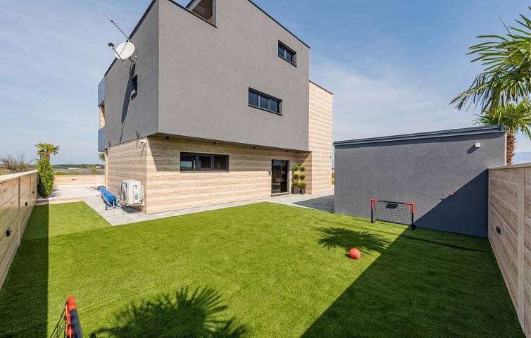 Ferienhaus für 10 Personen, mit Garten und Pool sowie Terrasse in Privlaka - 3