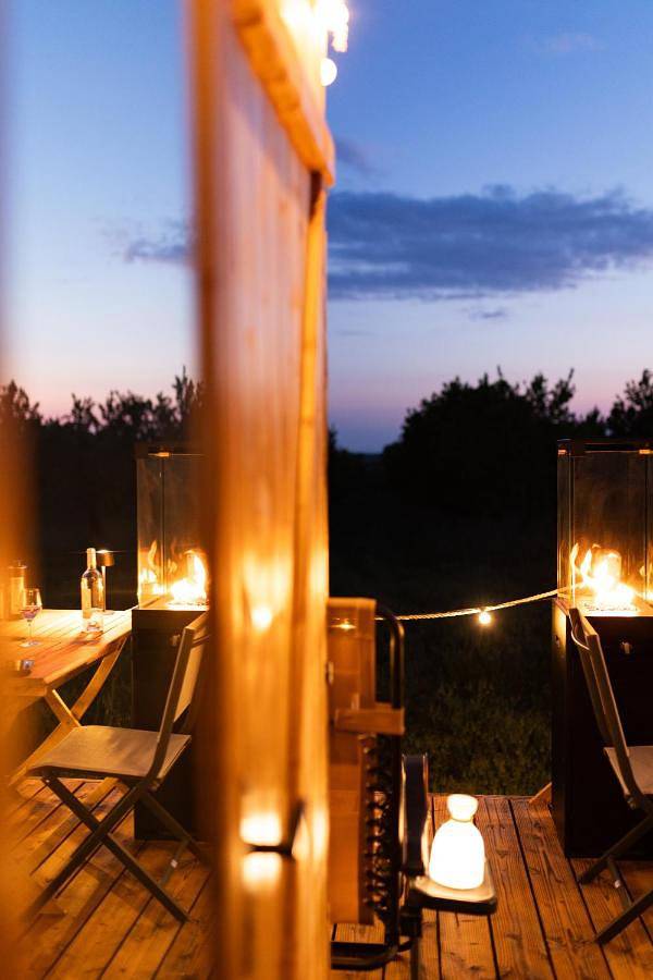 Tente pour 2 personnes, avec terrasse ainsi que jardin et vue dans les Alpes-de-Haute-Provence - 2