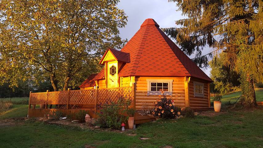 Chambre d’hôte pour 4 personnes, avec jardin ainsi que piscine et terrasse
