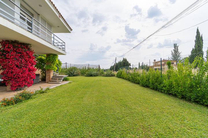 Casa Cal Veneçolà – A/A, barbacoa, wifi, gran jardín, parking, deportista. in San Pedro Pescador, Alt Empordà