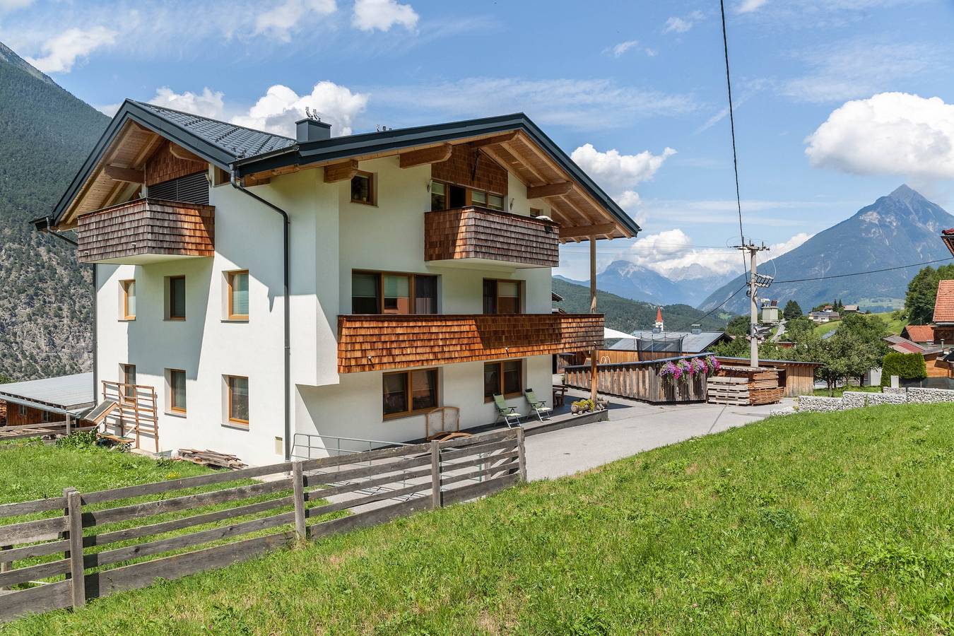 Ganze Wohnung, Ferienwohnung "S'Peaters Imsterberg" mit Bergblick, Gemeinschaftsgarten und Wlan in Kaunergrat, Imsterberg