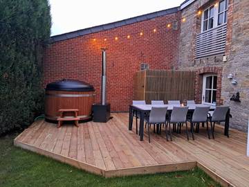 Gîte pour 8 personnes, avec terrasse ainsi que sauna et jardin dans Grottes de Han