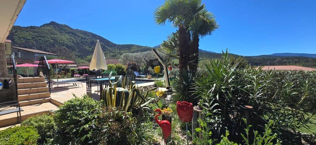 Location de vacances pour 3 personnes, avec vue ainsi que piscine et jardin, animaux acceptés à Vernet-les-Bains - 4