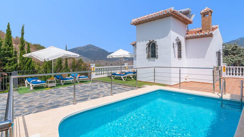 Villa für 6 Personen, mit Balkon/Terrasse, mit Haustier in Torrox
