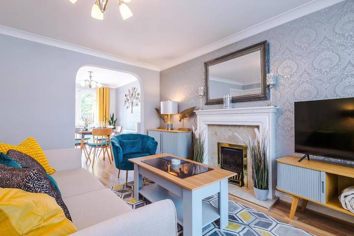 Holiday rental for 8 people, with hot tub and garden, with pets in Prestatyn