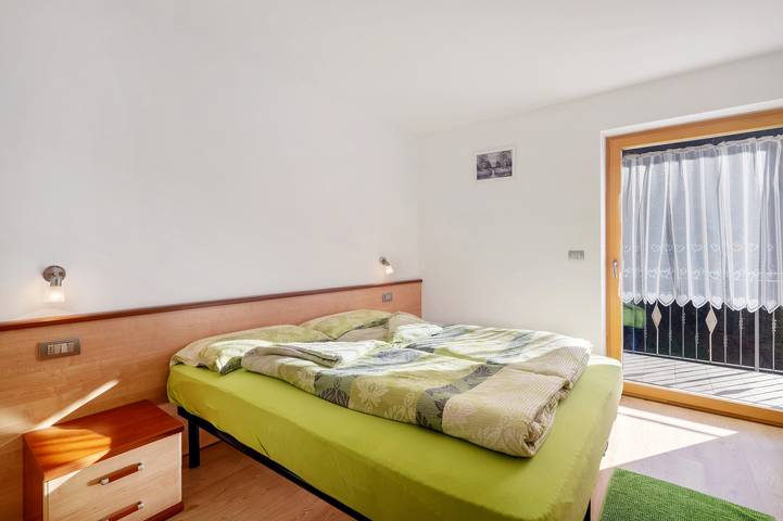 Farmhouse 'Innerjerberhof Neiderseit' with Mountain View, Shared Terrace and Wi-Fi in Laurein, Nonsberg Group