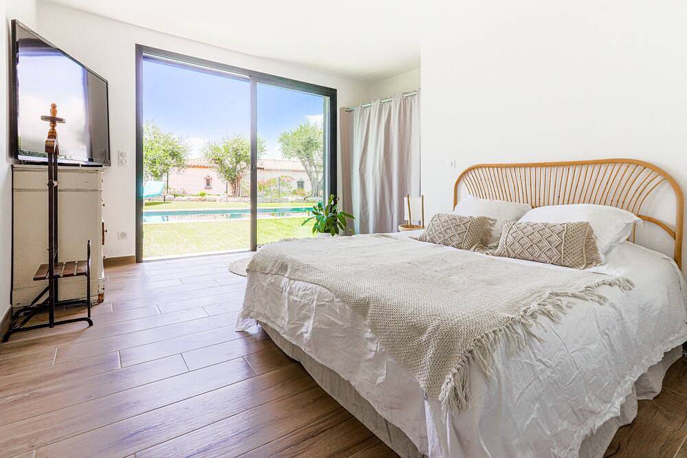 Modern villa in Nice with sea view, private pool without view in Nice (France), Nice region