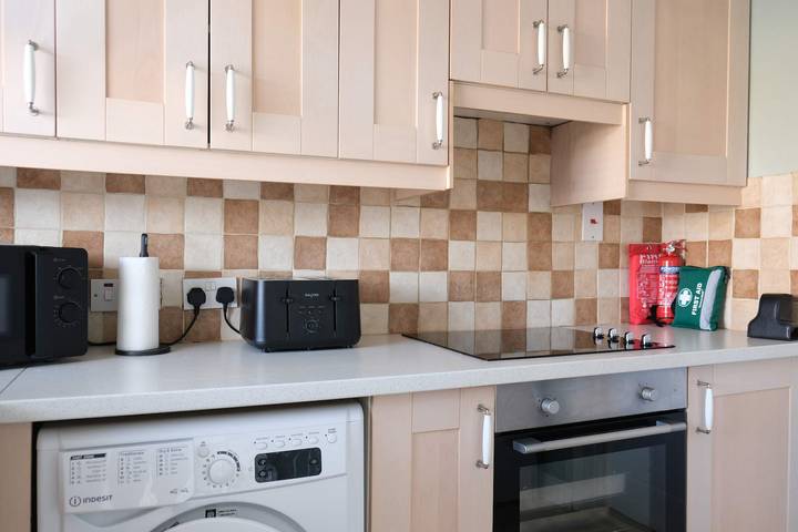 Modern 3Br Family Home w/ Garden | Luton in Luton, Chiltern Hills