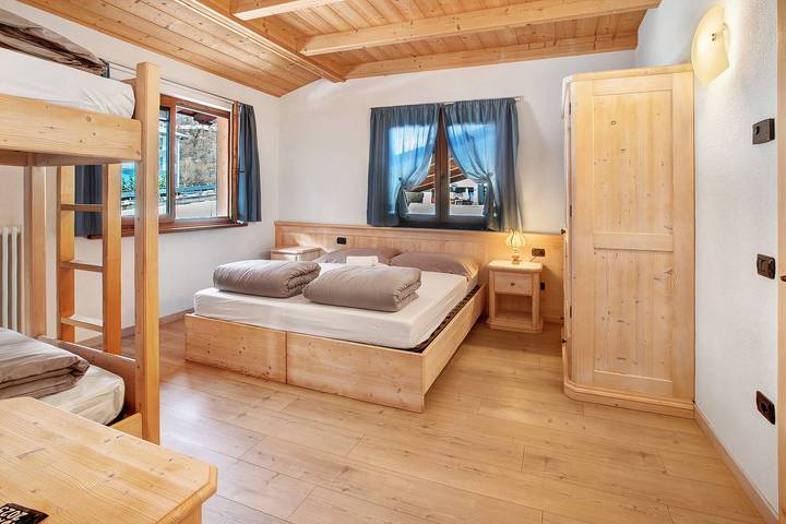 Agriturismo per 3 persone, con giardino, con animali domestici in Provincia di Sondrio