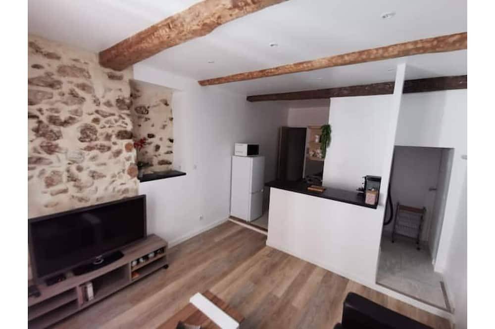 Apartment on Chemin des Roys in Nans-les-Pins, Brignoles region