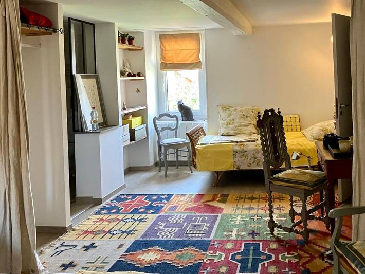 Gîte pour 3 personnes, avec jardin ainsi que terrasse et vue à Noyers - 3