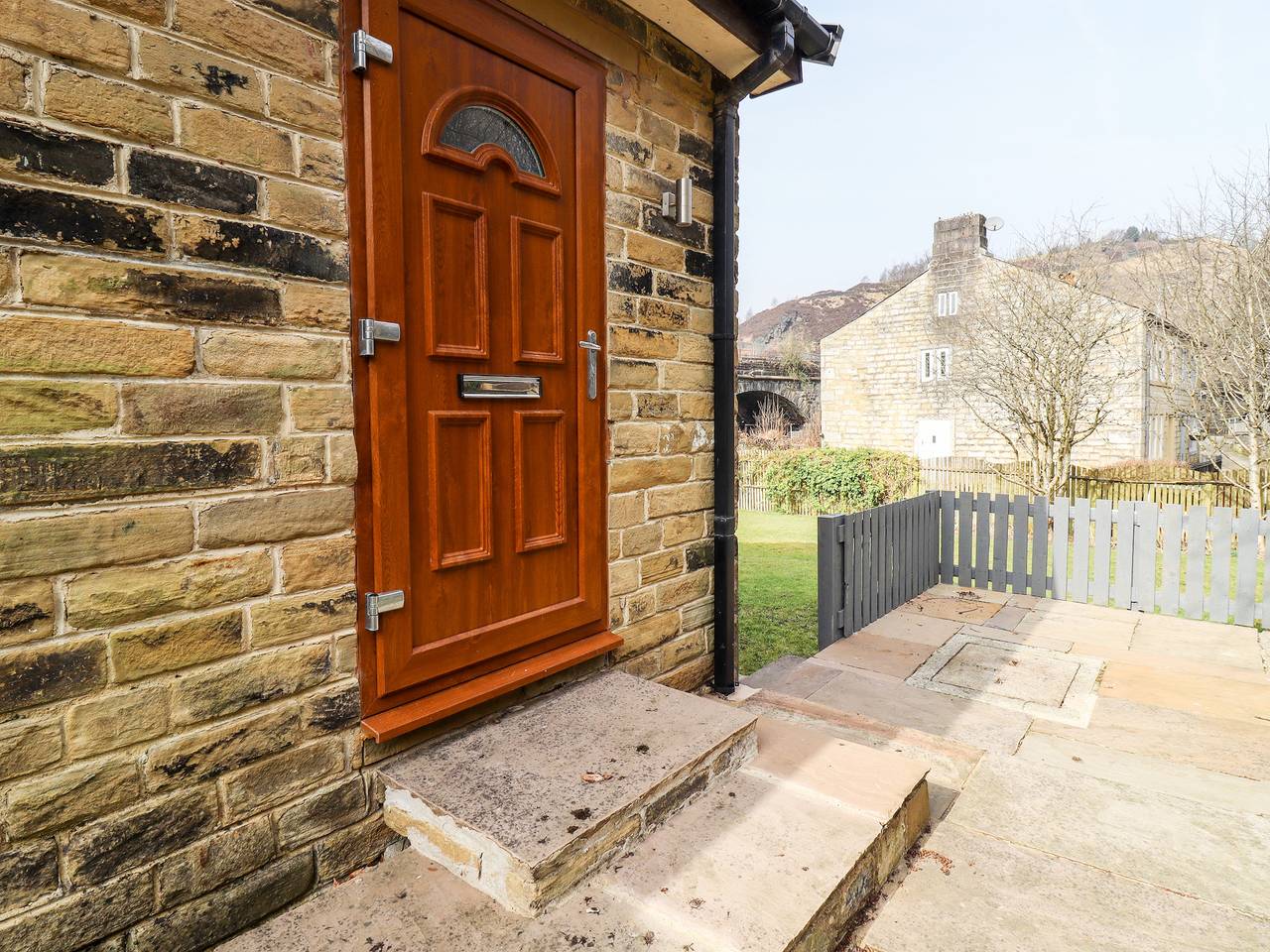 Entire apartment, Canal View in West Yorkshire