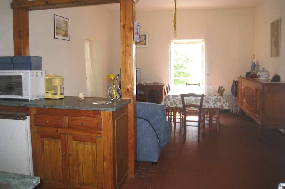 Séjour famille au bord du lac dans un gîte rural en ferme équestre in Mont-Roc, Tarn