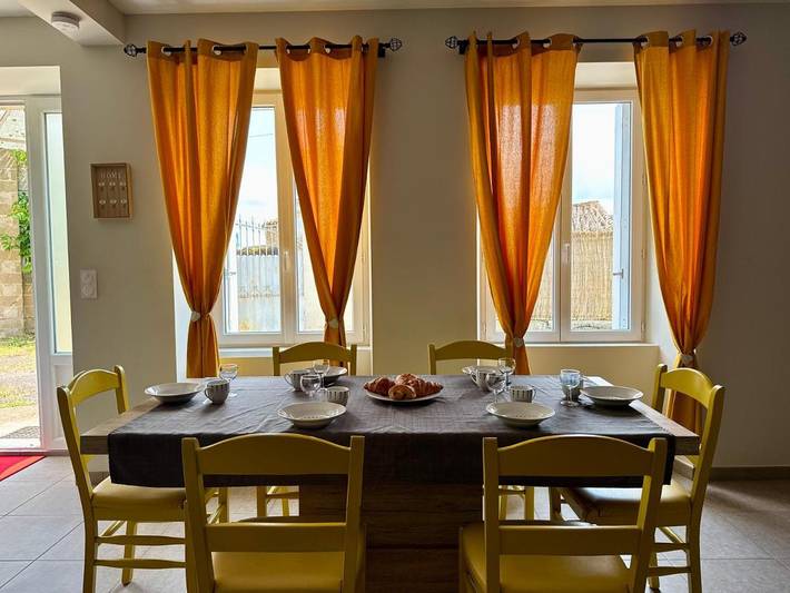 Location de vacances pour 10 personnes, avec jardin, animaux acceptés à Airvault - 4