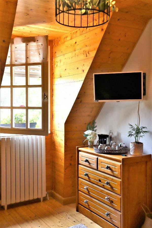 Gîte pour 2 personnes, avec Jacuzzi et Terrasse ainsi que Jardin et Vue dans Landisacq - 3