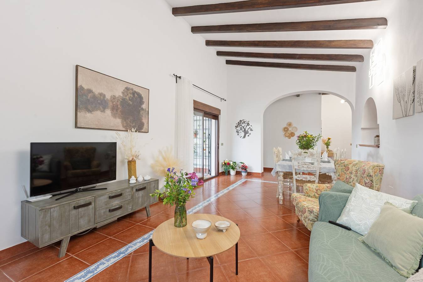 Casa Vacacional 'Encanto Rural' con Vistas a la Montaña, Wi-Fi y Aire Acondicionado in Riogordo, Provincia de Málaga