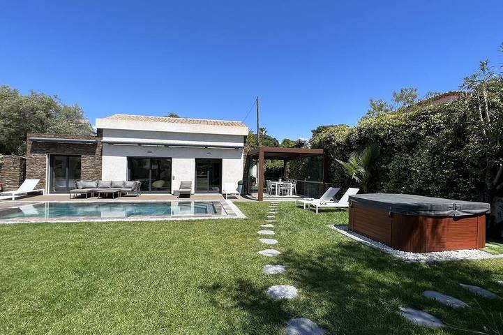 Maison de vacances pour 10 personnes, avec Jacuzzi ainsi que Terrasse et Jardin dans Cap d’Antibes