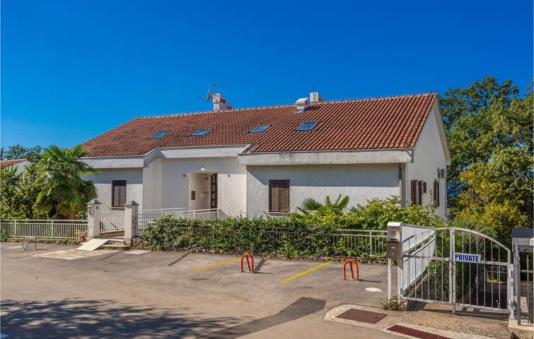 Ferienwohnung für 5 Personen, mit Terrasse in Njivice - 2