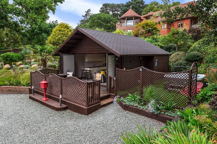 B&b for 2 people, with Terrace and Garden as well as View in Hampshire