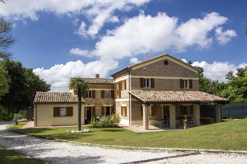Casa vacanza a Pesaro-Urbino a partire da 129€ a notte