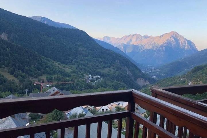 Gîte pour 9 personnes, avec balcon dans Office De Tourisme De Vaujany