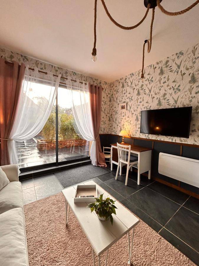 Gîte pour 4 personnes, avec jardin et terrasse ainsi que jacuzzi et piscine, adapté aux familles à Woignarue - 3