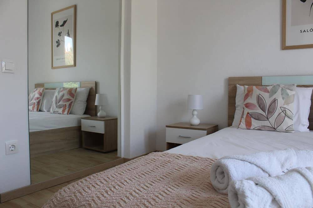 Villa Mare Azul, 300sqm Seafront villa 6 bedrooms, 6 bathrooms in Chaniotis, Kassandra