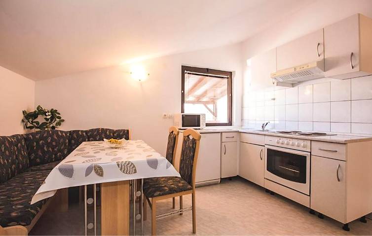 Ferienwohnung für 2 Personen, mit Pool und Sauna sowie Terrasse auf Rab - 3