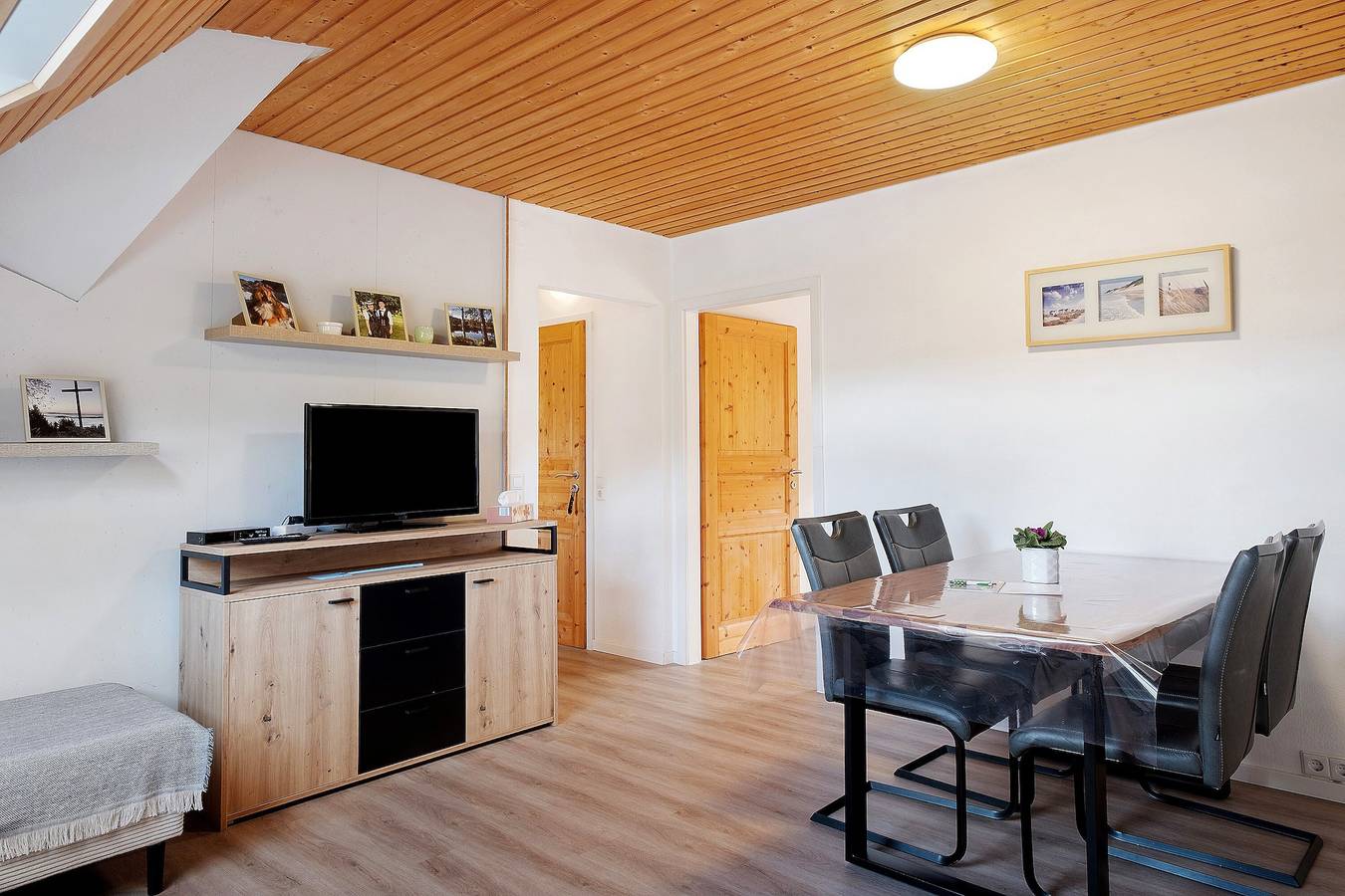 Ganze Wohnung, Ferienwohnung 'Kapfblick' mit Gemeinschaftspool, Gemeinschaftsgarten und Wlan in Elzach, Mittlerer Schwarzwald