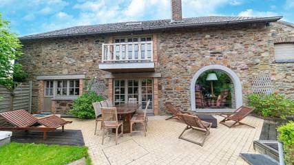 Location de vacances pour 9 personnes, avec jardin et jacuzzi, animaux acceptés à Jalhay