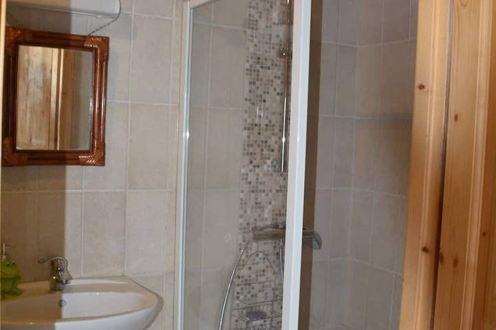 Gîte pour 6 personnes, avec jardin à Aydat - 4