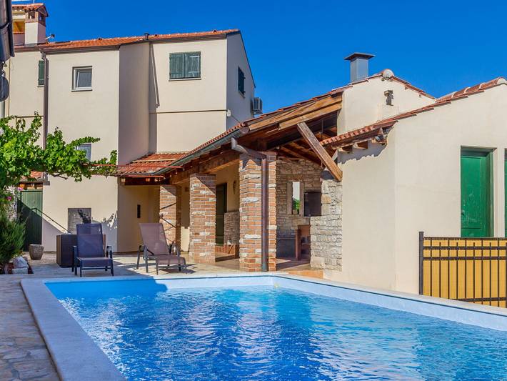 Ferienhaus für 8 Personen, mit Terrasse und Garten sowie Pool in Medulin - 2
