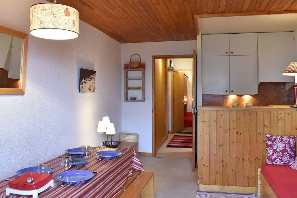 Ganze Wohnung, Gemütliche 2-Zimmer-Wohnung für 4 Personen, 300m zu den Pisten, Parkplatz, Skiraum in Les Allues, Les Trois Vallées