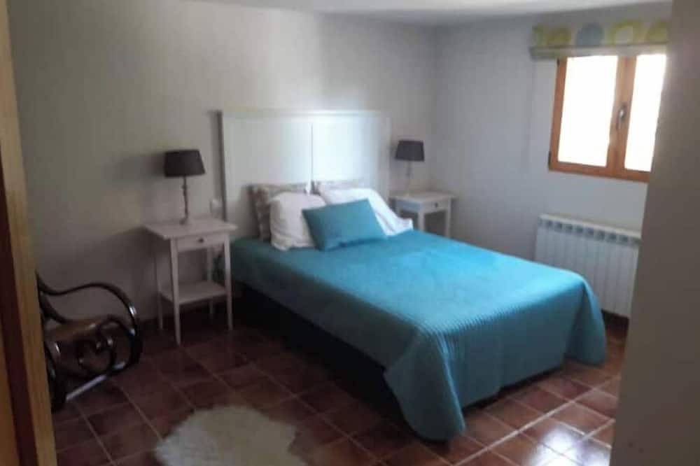 Costa Madrid holiday house with magnificent private pool  in Pelayos de la Presa, Provincia de Madrid