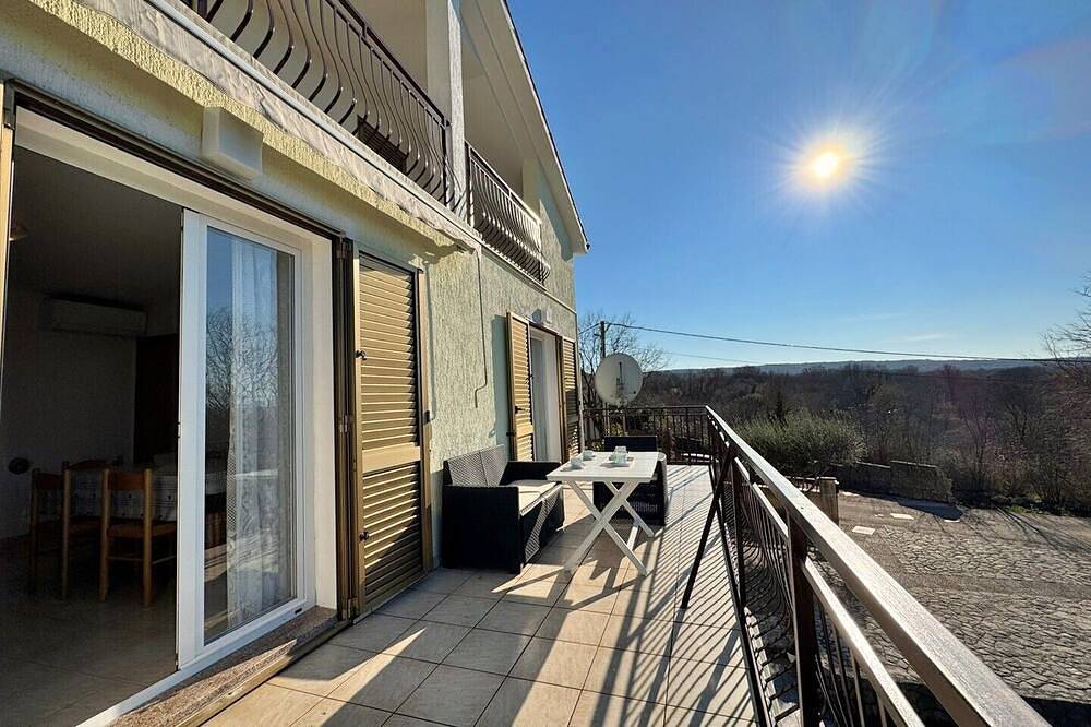 Ganze Wohnung, Apartment Pavle 2 - ruhige Lage, Meerblick, Haustiere erlaubt, Garten, Grill, Parkplatz in Malinska-Dubašnica, Krk