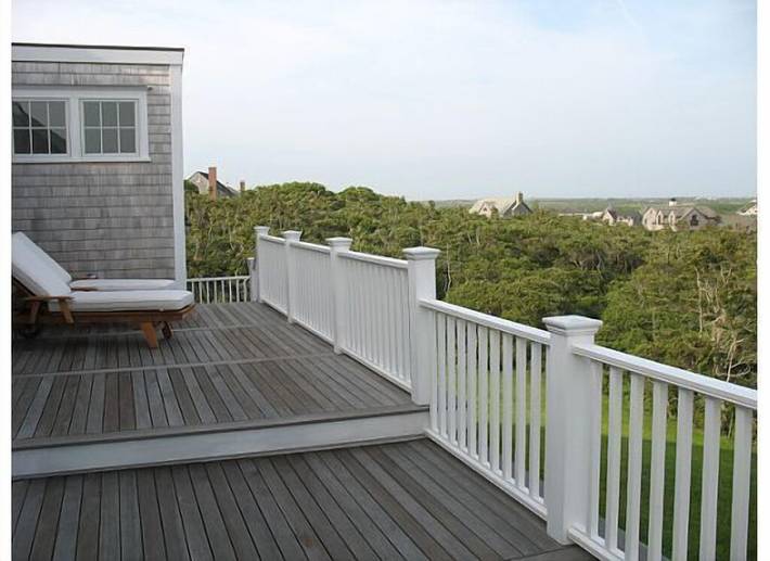 Vacation rental for 10 people, with yard and balcony in Nantucket Island