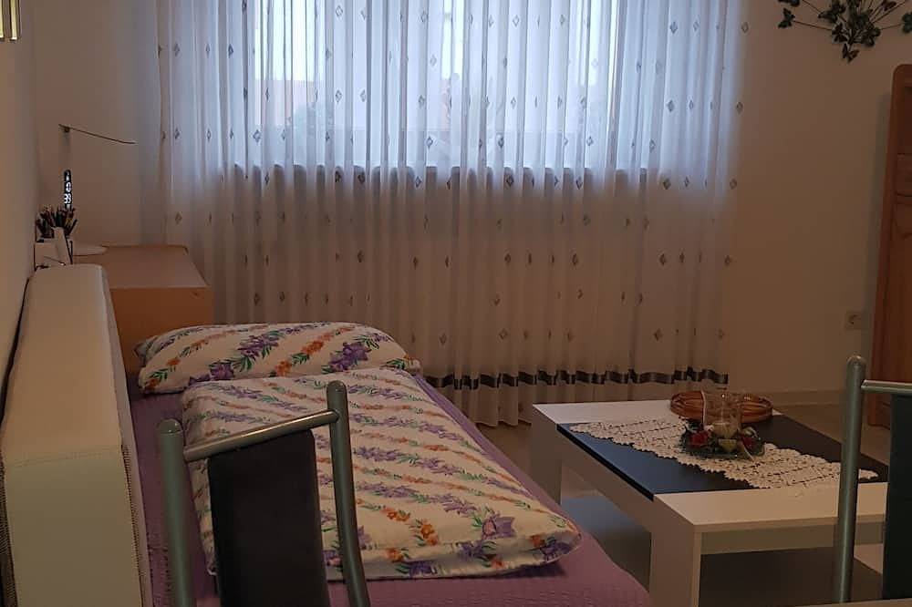 Ganze Wohnung, Im Drachenfelser-Ländchen am Ortsrand gelegens Mehrfamilienhaus in Wachtberg, Rhein-Sieg-Kreis