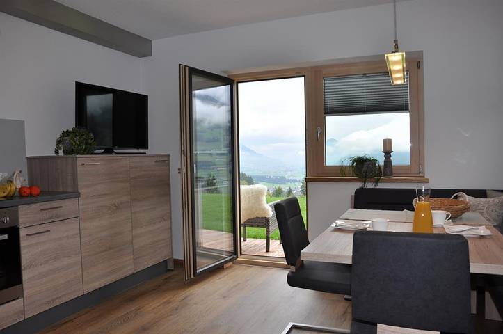 Appartement voor 6 personen, met Terras en Tuin in Aschau im Zillertal