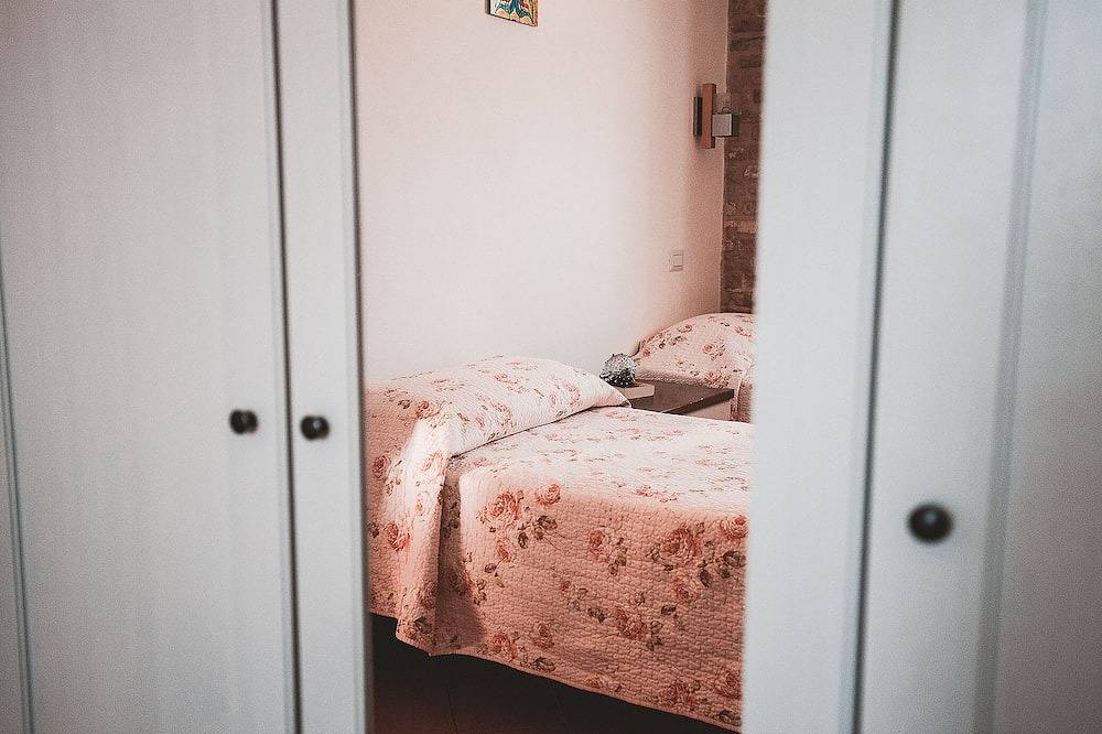 Apartment with Pool in Tower of Palms sea view - 5 minutes from the beach in Torre di Palme, Provincia de Fermo