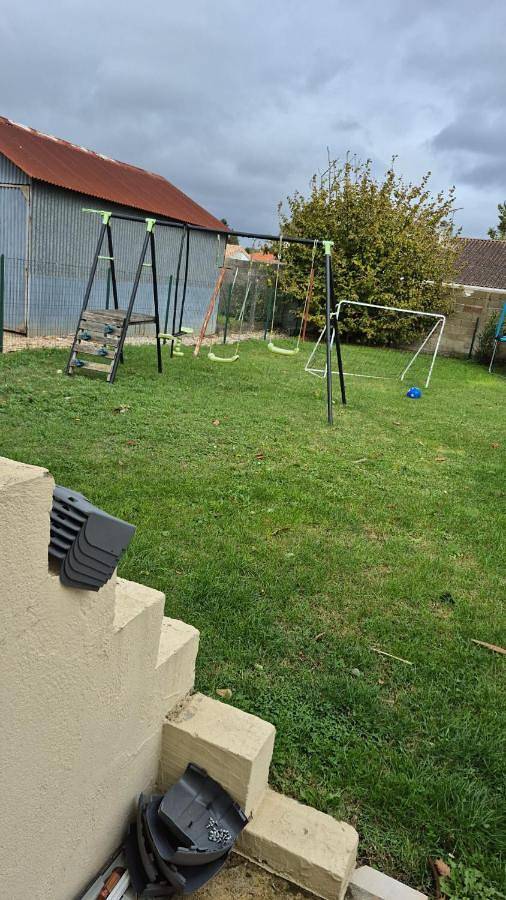 Location de vacances pour 6 personnes, avec Terrasse et Jardin ainsi que Piscine et Vue à Saint-Médard-de-Guizières - 3