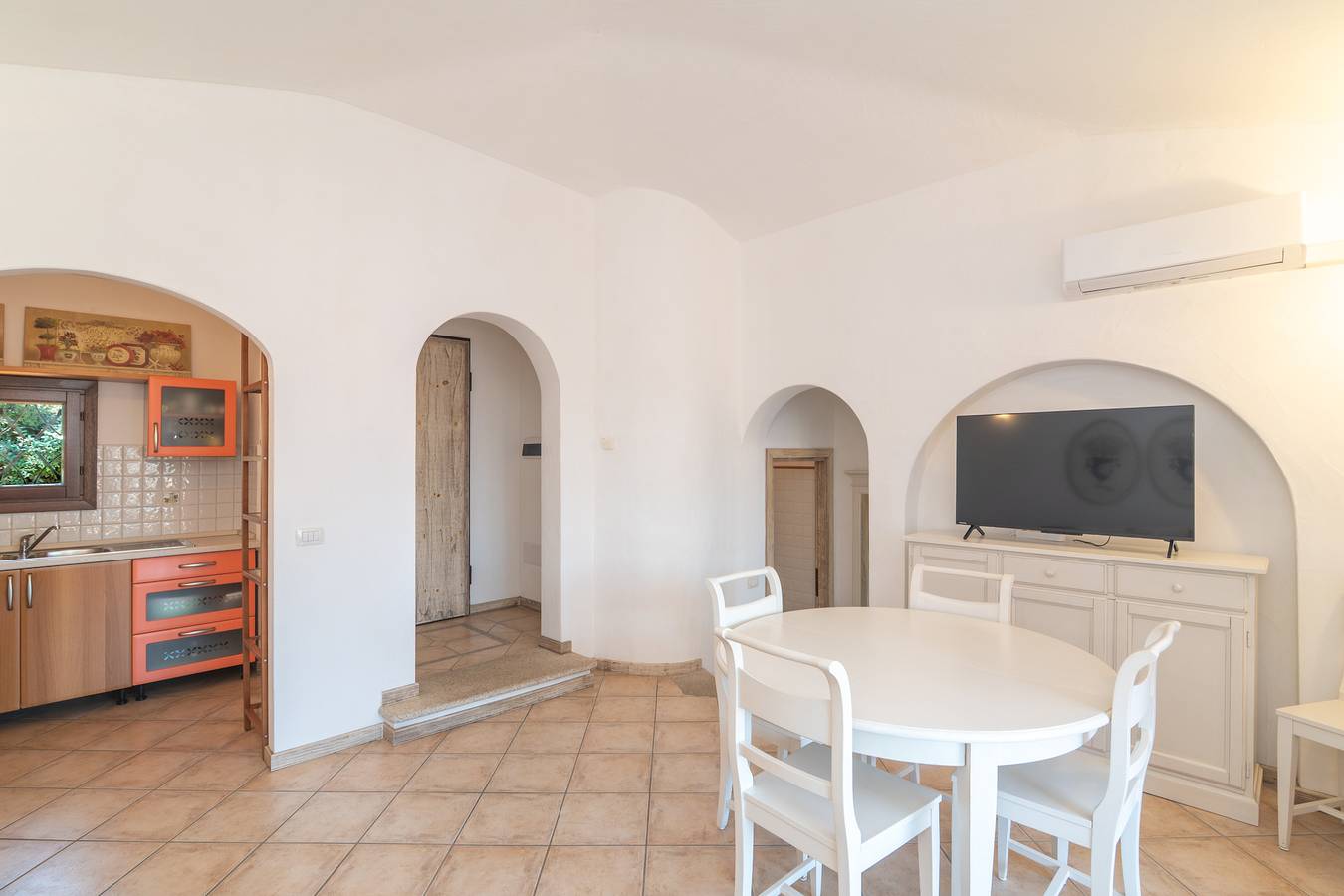 Entire apartment, Apartment 'Tavolara Porto San Paolo E2' with Sea View, Shared Pool and Air Conditioning in Porto San Paolo, Loiri Porto San Paolo