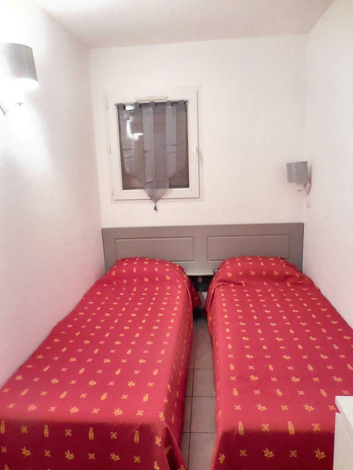 Location de vacances pour 6 personnes, avec jardin ainsi que piscine et terrasse à Salavas - 4