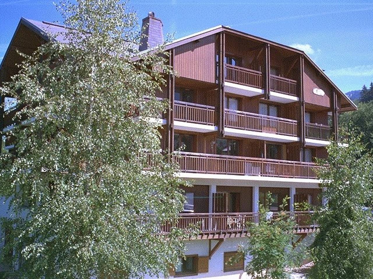 Gehele studio, Studio Central pour 4 Pers. à Proximité des Pistes et des Commerces, avec Terrasse in Les Carroz, Arâches-la-Frasse