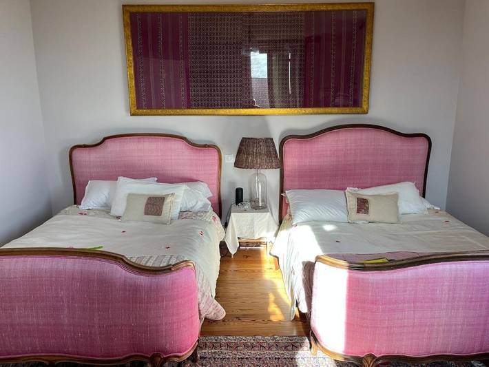 Location de vacances pour 8 personnes, avec piscine et terrasse ainsi que vue et jardin à Vélines - 4