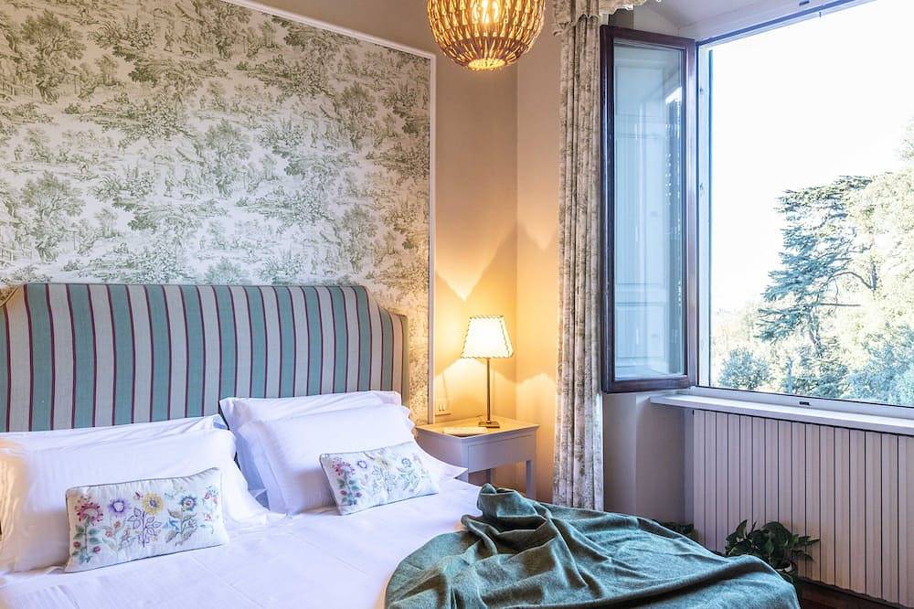 Historic Dante's Manor, 5 Bdr Villa, Pool, Garden, Jacuzzi, Ac, 5 min Florence in Florence, Province de Florence