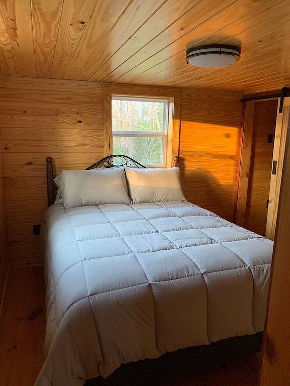 Cabin on Queens Creek in Camp Lejeune