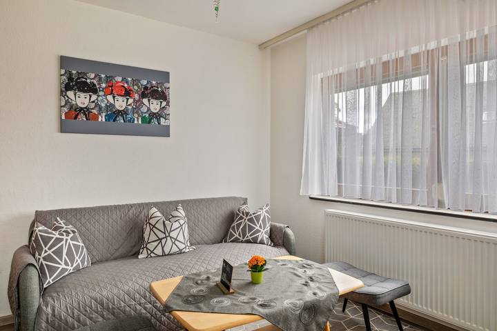 Entire apartment, Apartment 'Haus Sommerberg' with Private Terrace, Shared Garden and Wi-Fi in Waldau (Titisee-Neustadt), Titisee-Neustadt